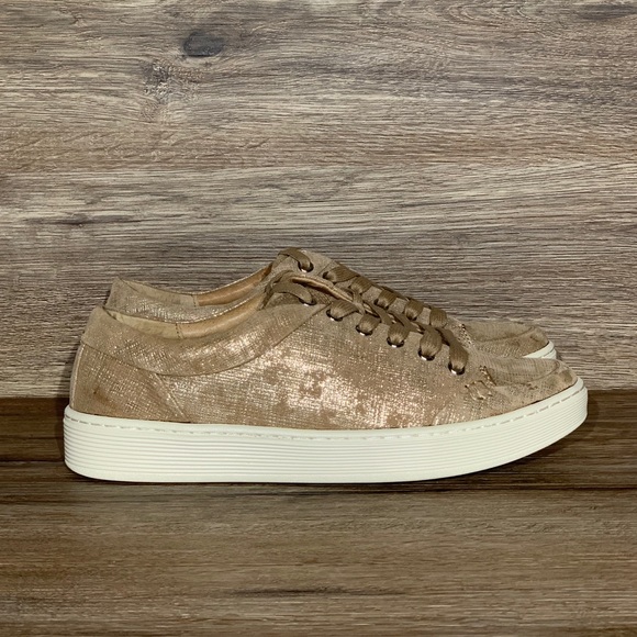 sofft sanders sneaker